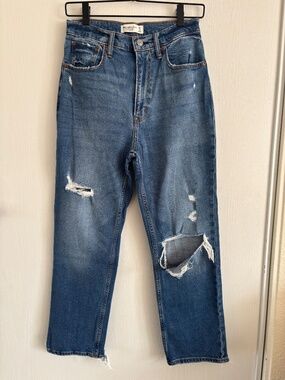 A&F WOMEN'S CURVE LOVE THE ANKLE STRAIGHT ULTRA HIGH RISE JEANS 26/2R